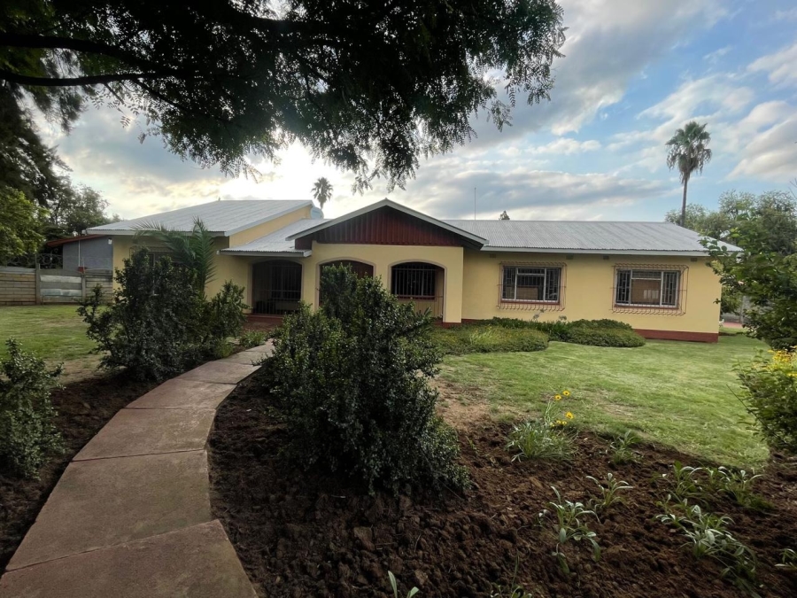 3 Bedroom Property for Sale in Oos Einde North West